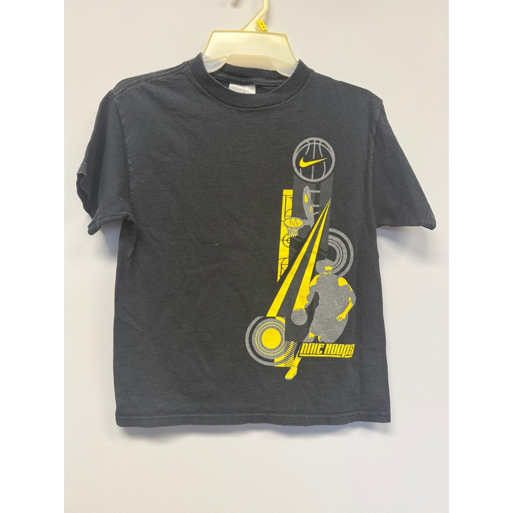 Nike Hoops Boys Graphic T-Shirt Black Yellow Basketball Swoosh Size Small 8